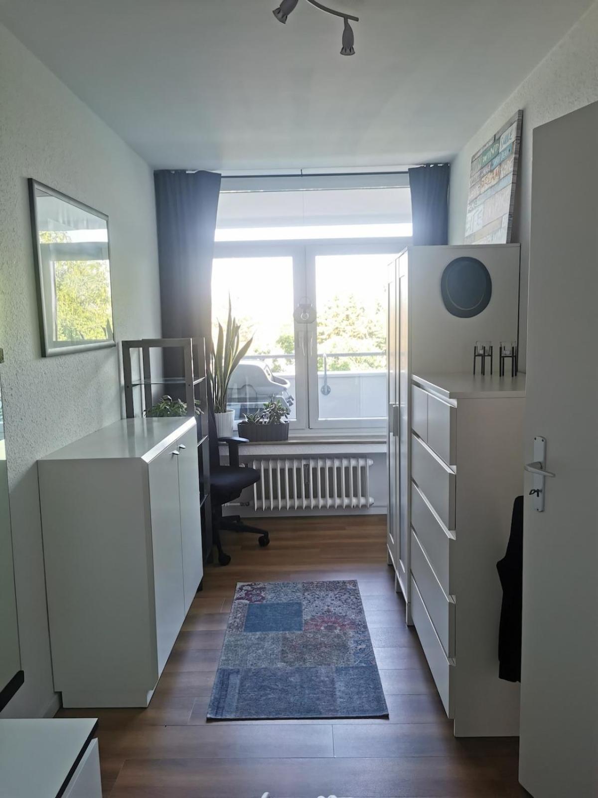 Apartment Koelner - Schlicht Einfach Schoen